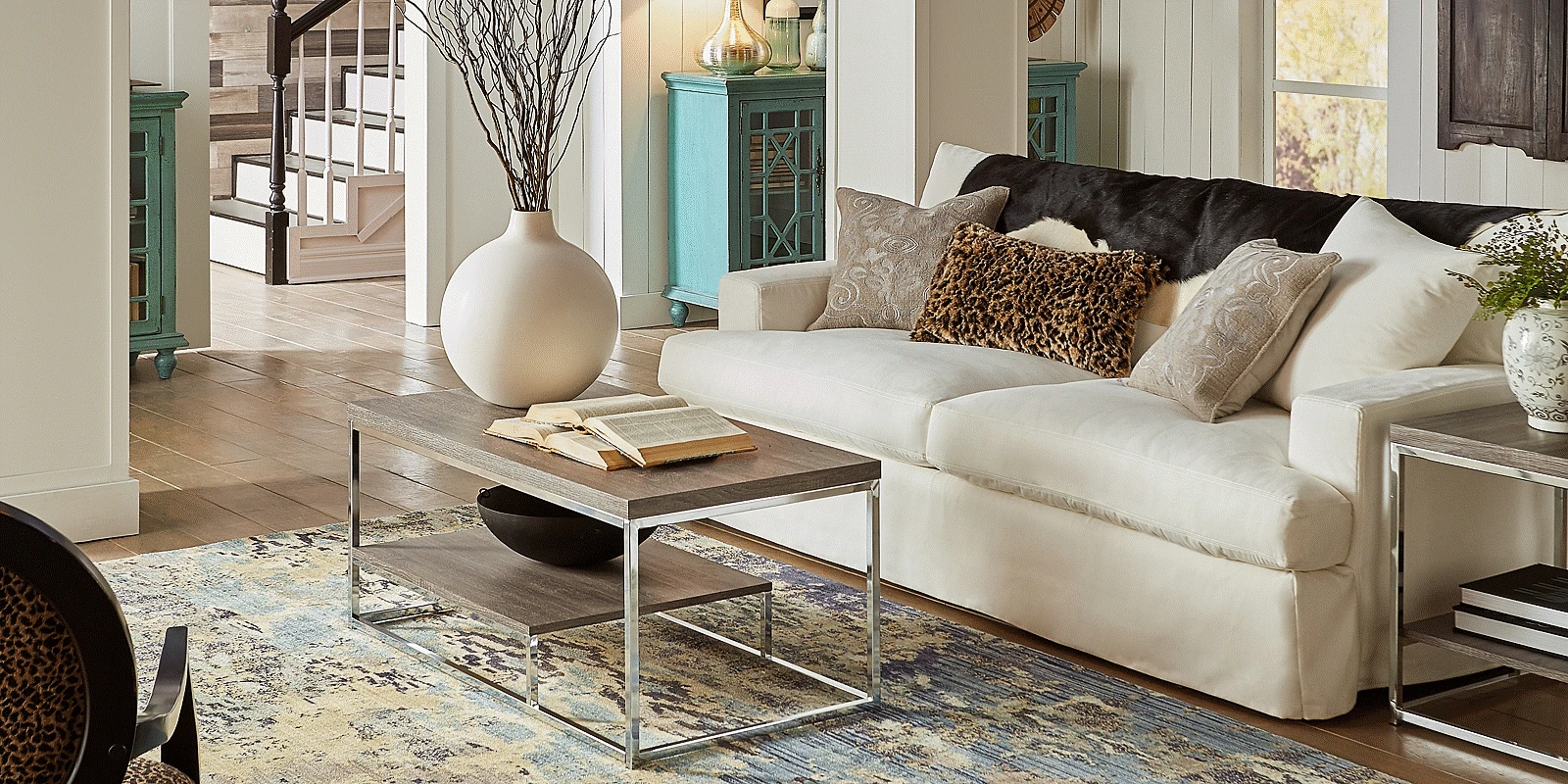 Color and pattern of your rug Color and pattern of your rug